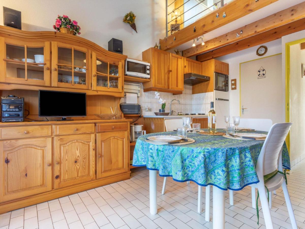 Holiday Home Le Hameau Du Port By Interhome Сен-Сіпріян Екстер'єр фото